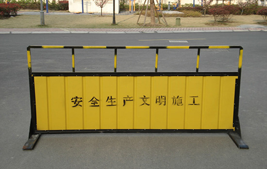 道路<a href=http://m.bjlyyc.cn target=_blank class=infotextkey><a href=http://m.bjlyyc.cn target=_blank class=infotextkey>圍欄</a>網(wǎng)</a>